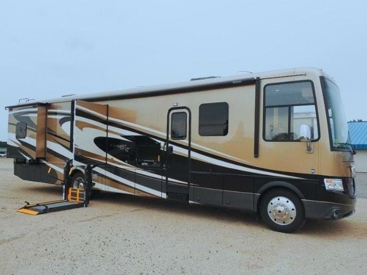 Newmar Canyon Star 3911 Wheelchair Accessible Motorhome